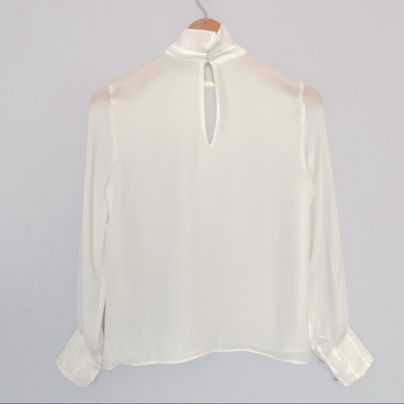 Modern Chic Flowy Mock Neck Cuff Long Sleeve Blouse Shirt Top in White (EUR 32P) - Picture 5 of 6